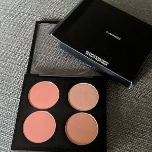 MAC Blushes with Compact